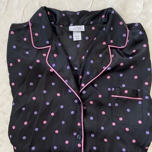 La SENZA vintage button down satin polka dot pyjama top!✨ (black & purple)